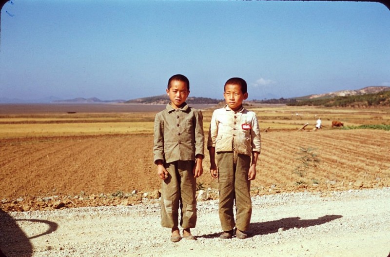 x Two Boys at Incheon, Oct 1956.jpg