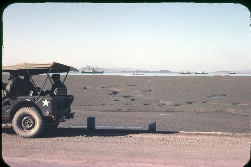 181 Mud Flats, Inchon 1956.jpg