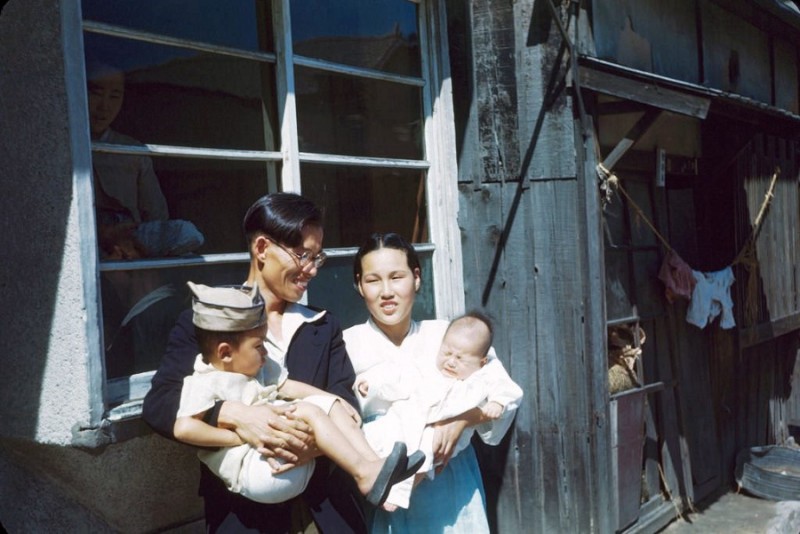 Interpreter Lee and his family, September 1946 a.jpg