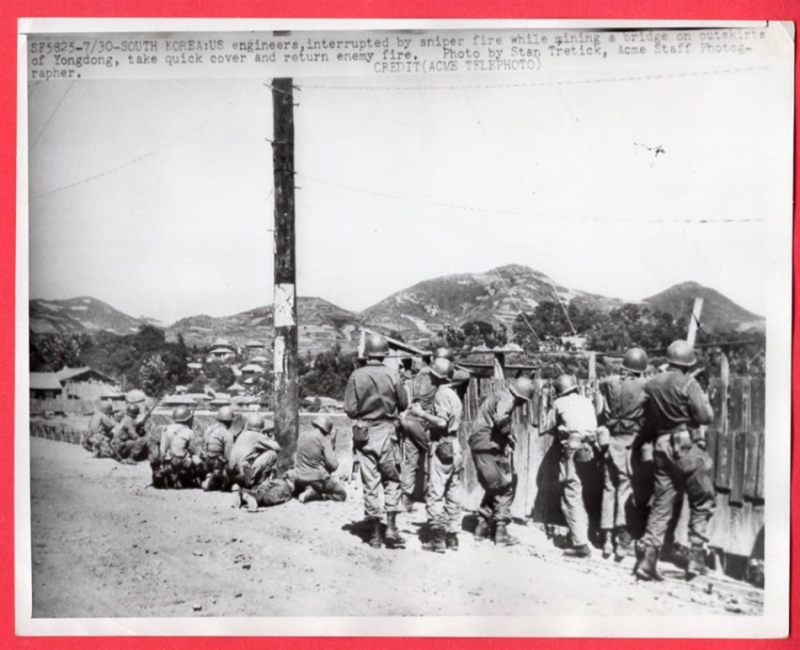 1950 Engineers Interrupted by Sniper Yongdong Korea Original News Telephoto.JPG
