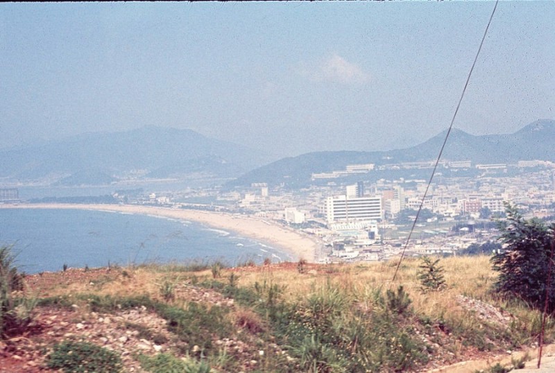 Haeundae Beach, 1977 wide.jpg