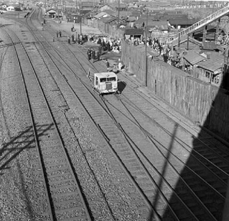 W Peter dean Pusan station 1954.jpg