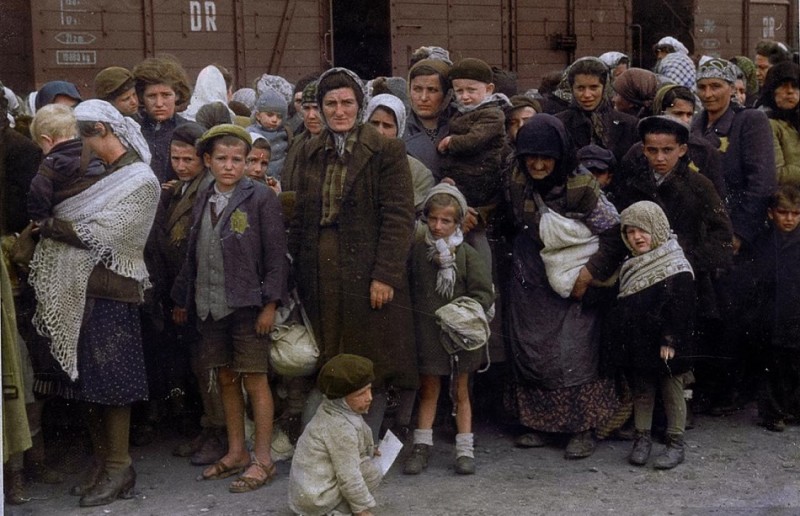 201704jewish-women-children-auschwitz-birkenau-extermination-camp-1944.jpg