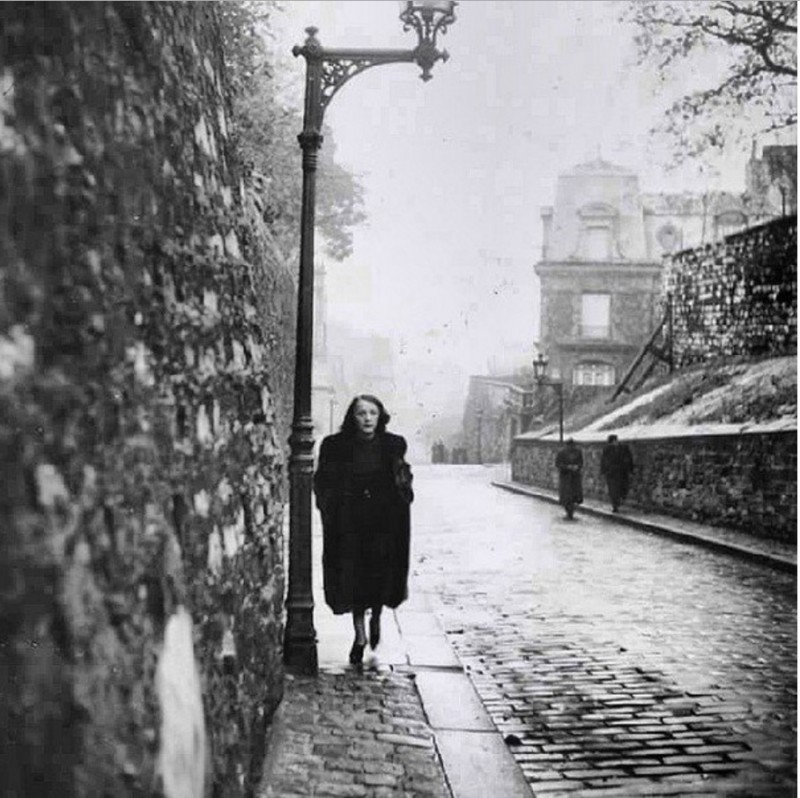 Edith Piaf, Paris, 1930s by Brassai.jpg